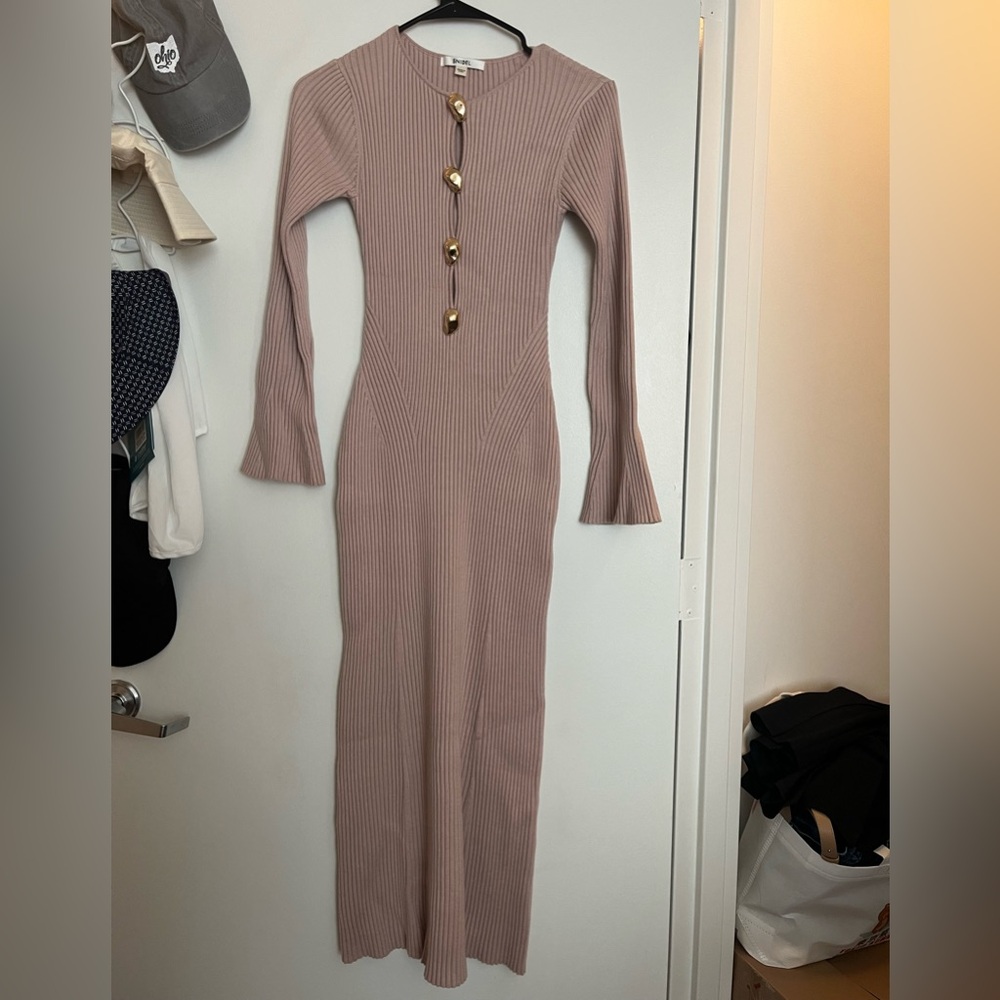 Pink Bodycon Dress with Bell Sleeves and Crew Neck